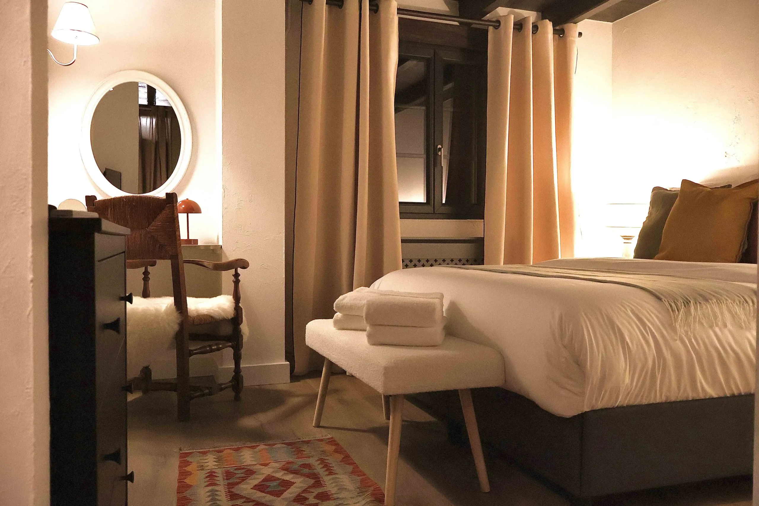Monthury-Slider-Interieur-Chambre1