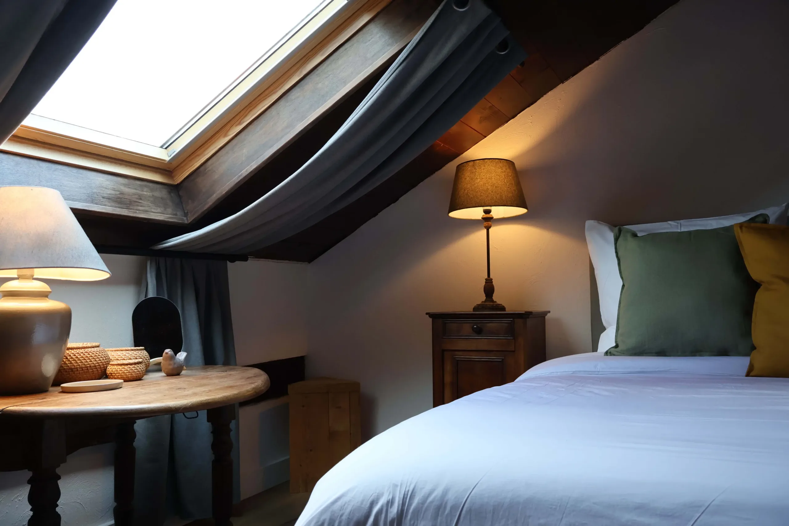 Monthury-Slider-Interieur-Chambre3